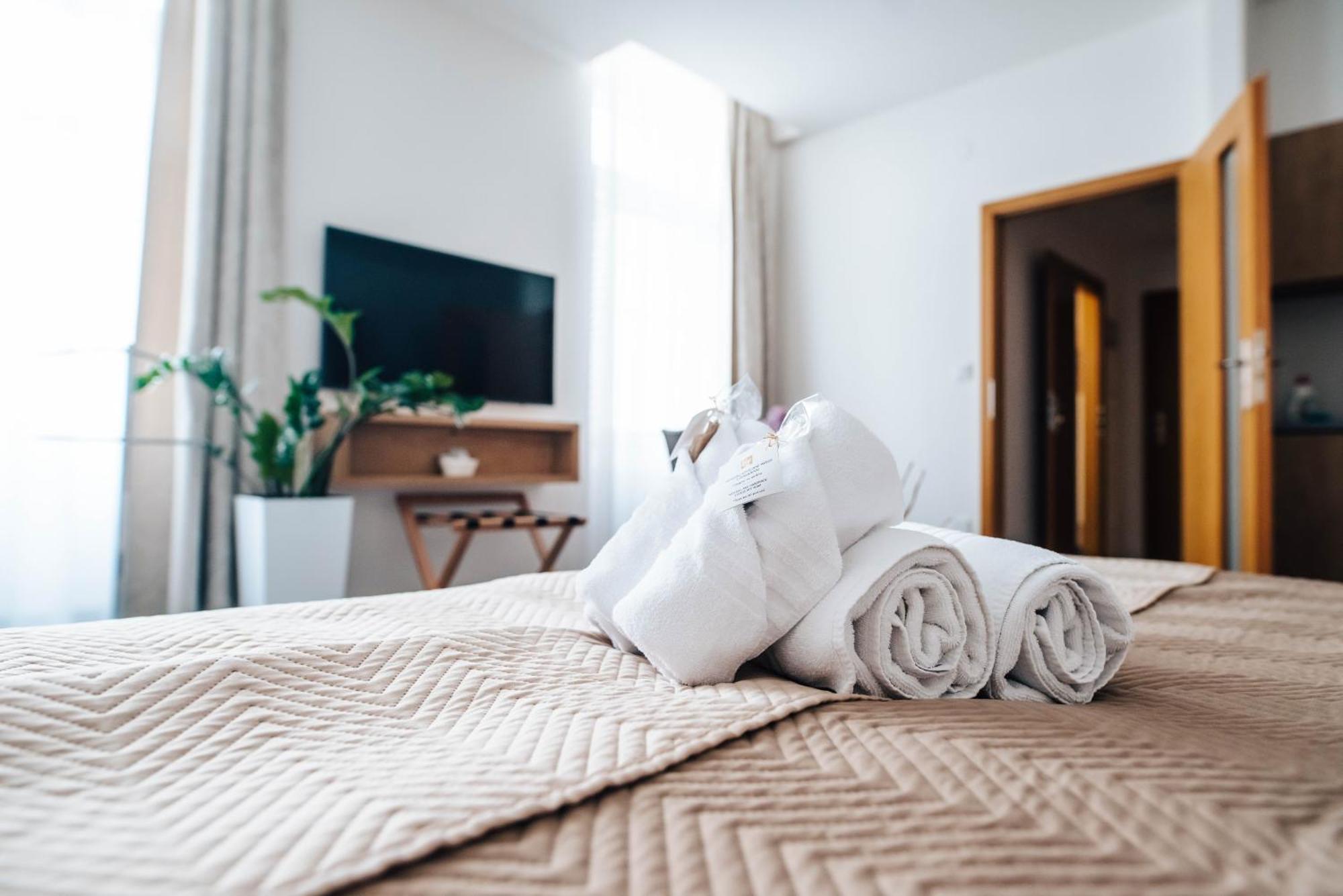 Hotel Forea Lanskroun Bagian luar foto