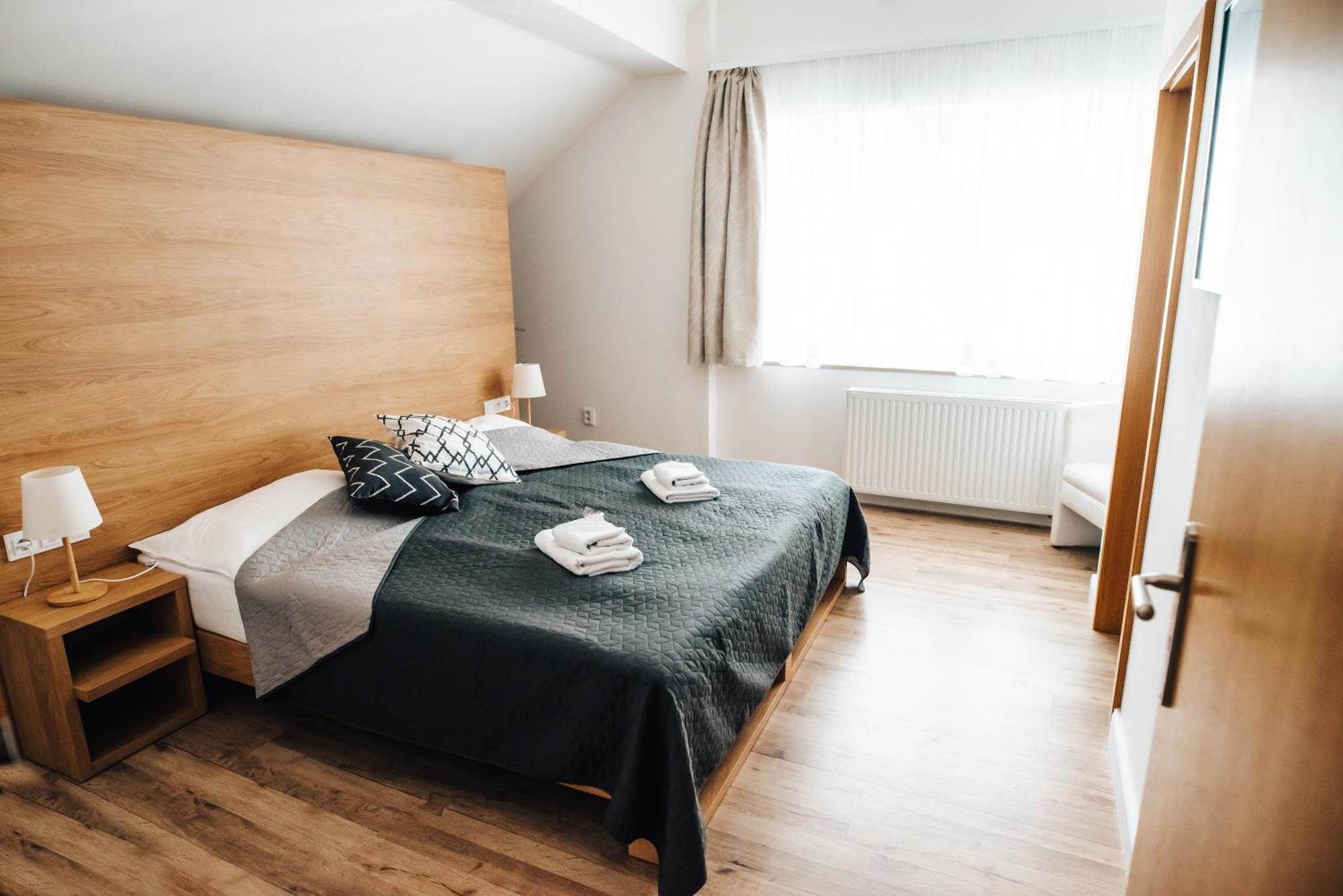 Hotel Forea Lanskroun Bagian luar foto