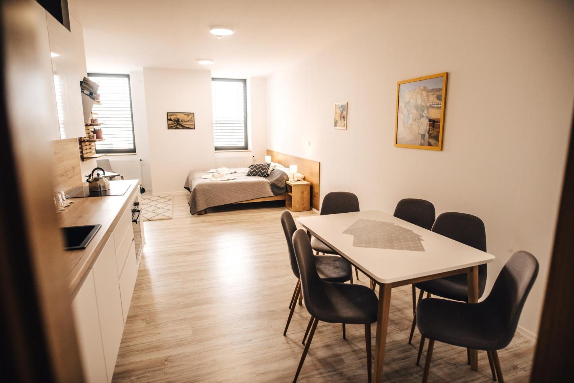 Hotel Forea Lanskroun Bagian luar foto