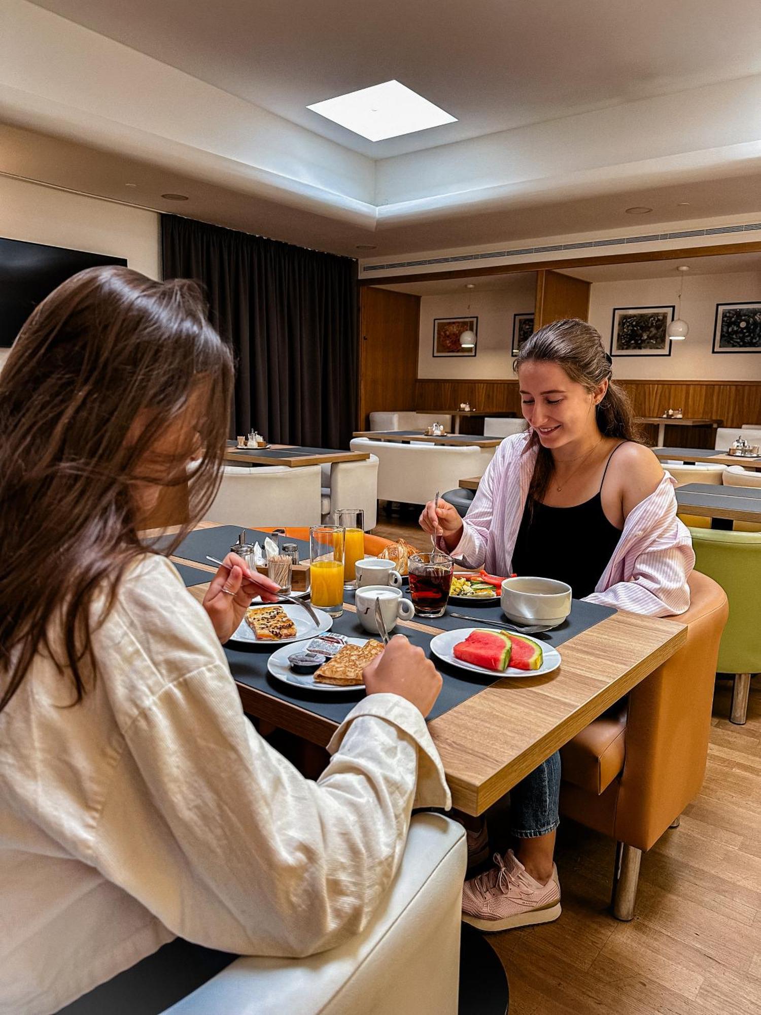 Hotel Forea Lanskroun Bagian luar foto